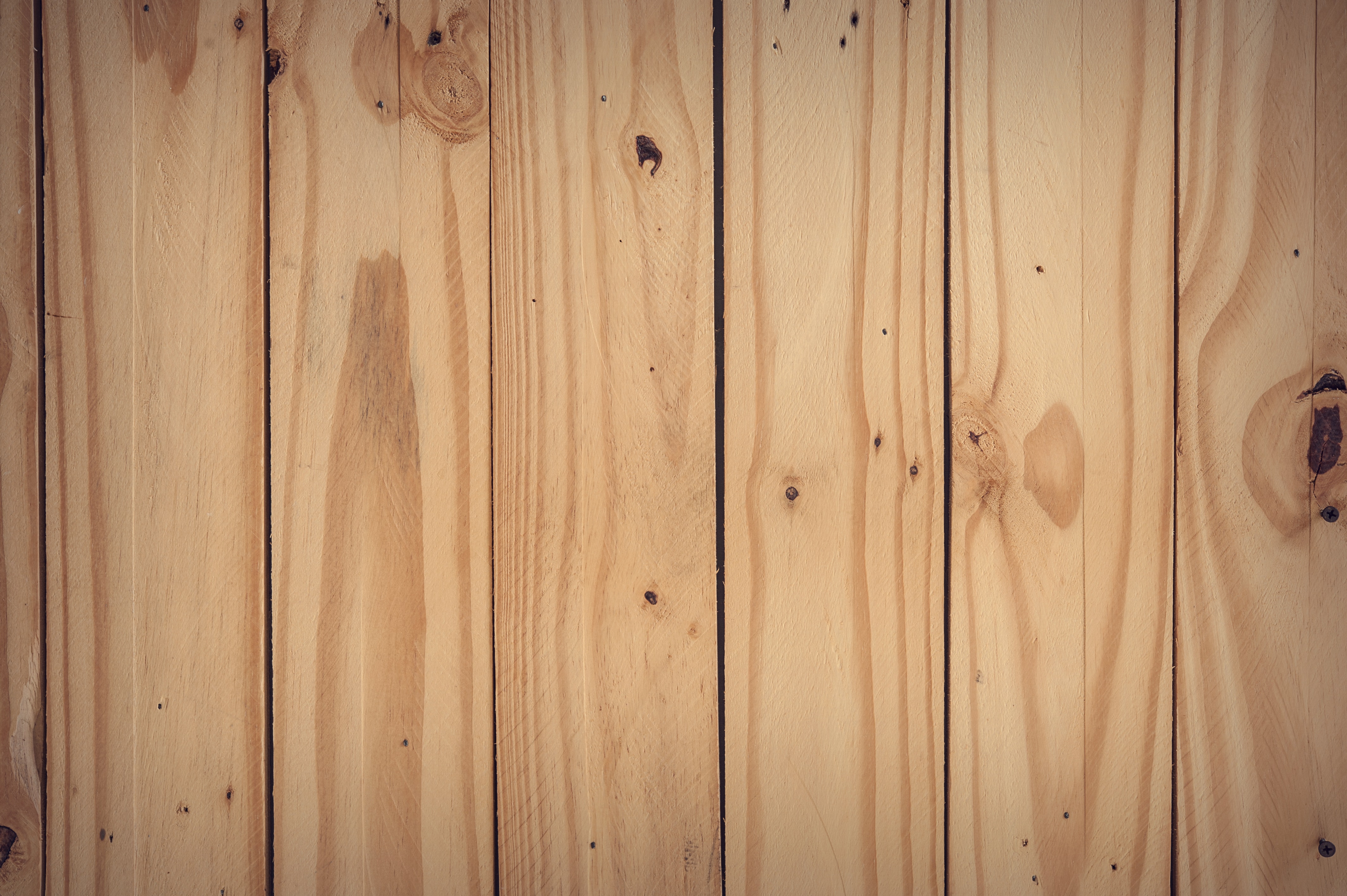 Can You Mix Sand With Deck Stain? (What Everyone Should Know)