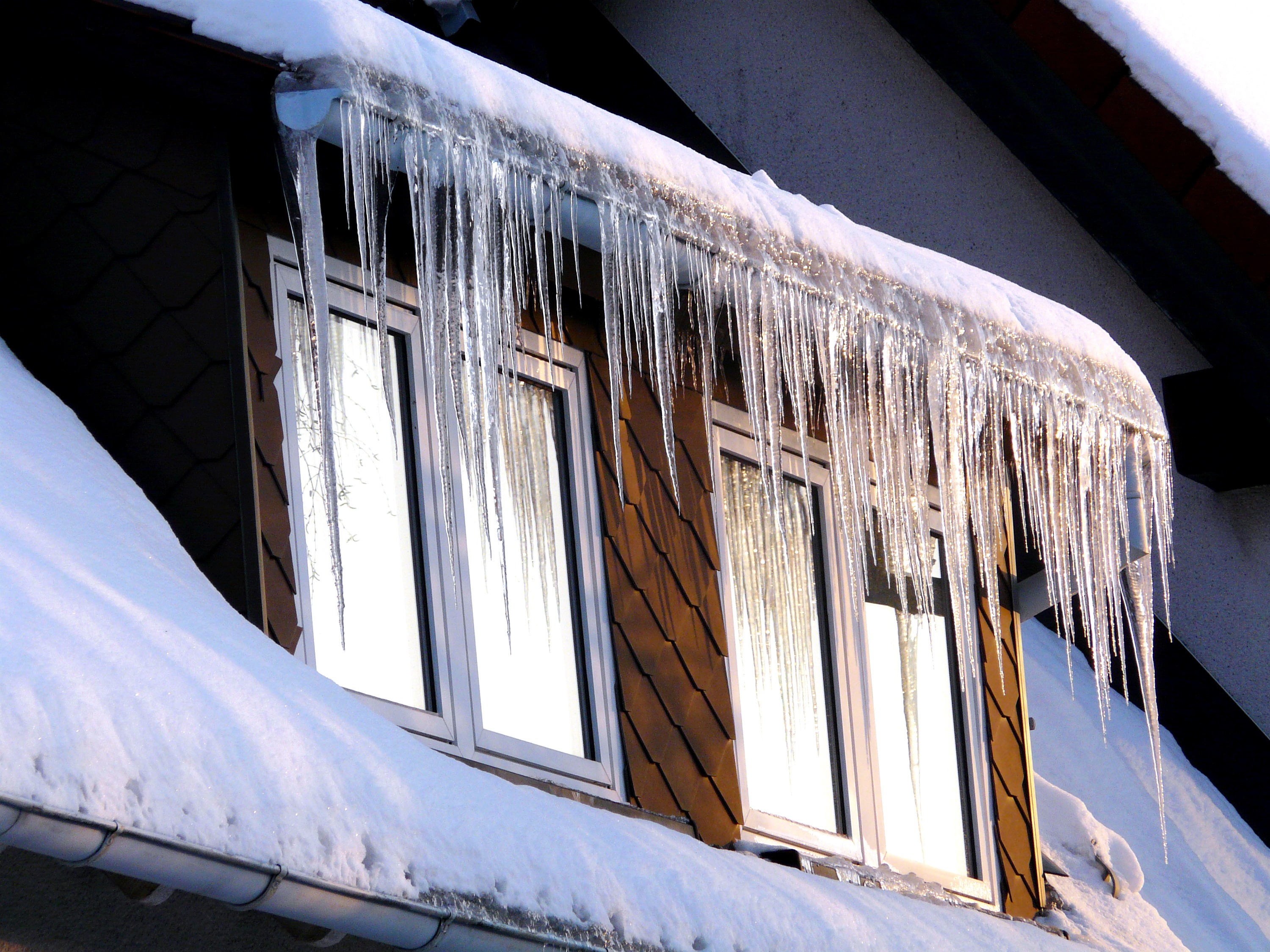 What Is a Cold Deck Roof? (Some Things You Need To Know)